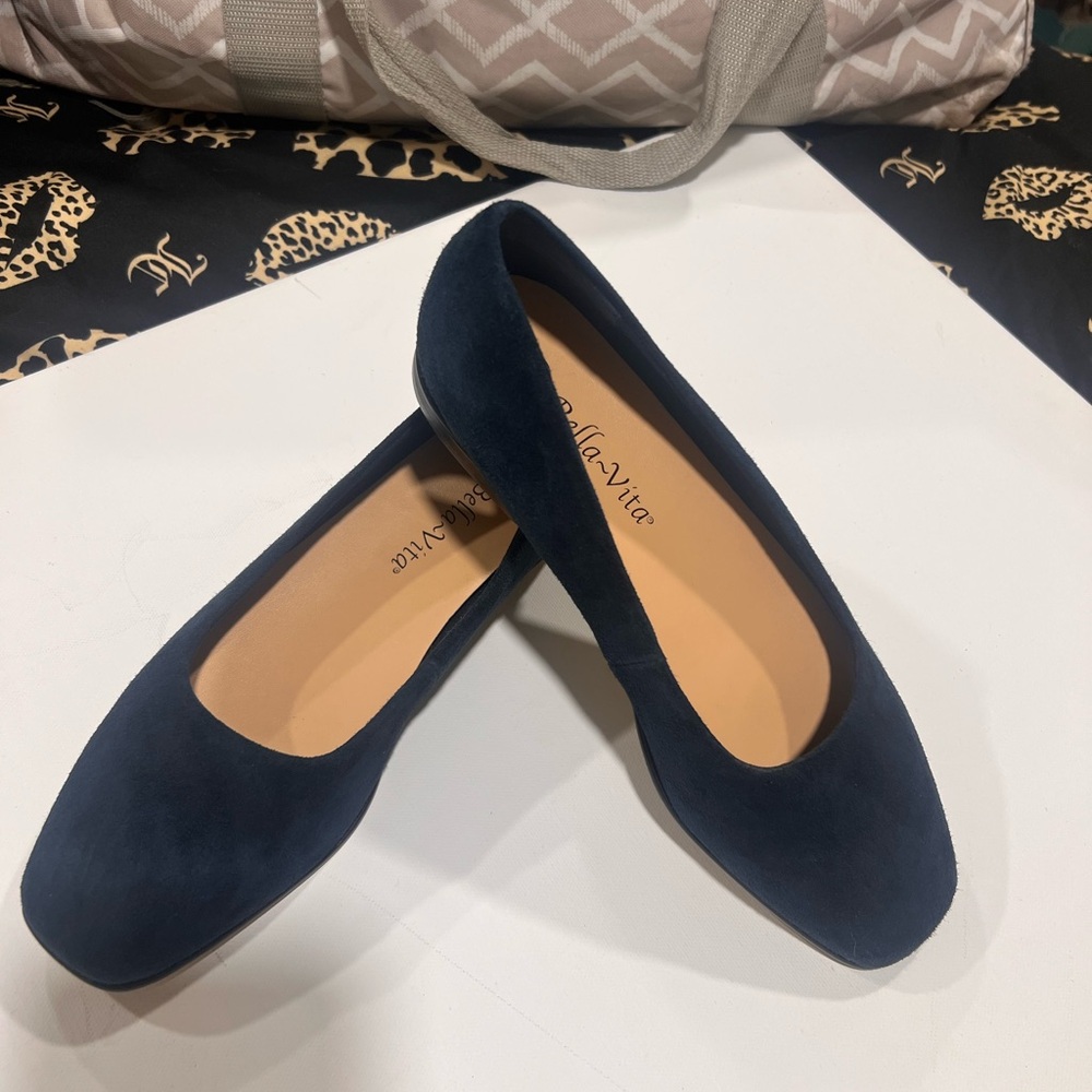 Bella Vita Women's Navy Blue Loafers